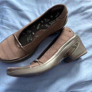 BZEES Brown Wedge Heels Comfort Cushion Electric Shoes Women's Size 9 M